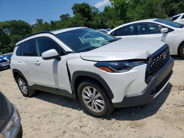 2024 TOYOTA COROLLA CROSS LE