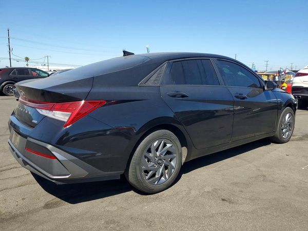 2024 HYUNDAI ELANTRA Blue
