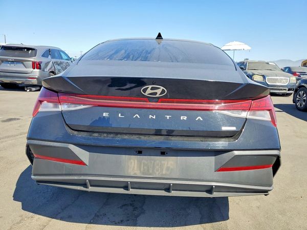 2024 HYUNDAI ELANTRA Blue