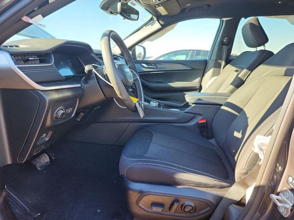 2024 JEEP GRAND CHEROKEE
