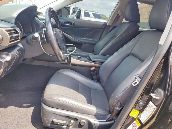 2016 LEXUS IS 200t
