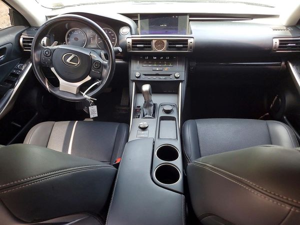 2016 LEXUS IS 200t