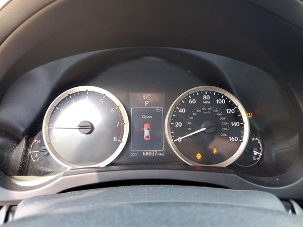 2016 LEXUS IS 200t