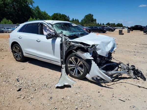 2021 AUDI Q8
