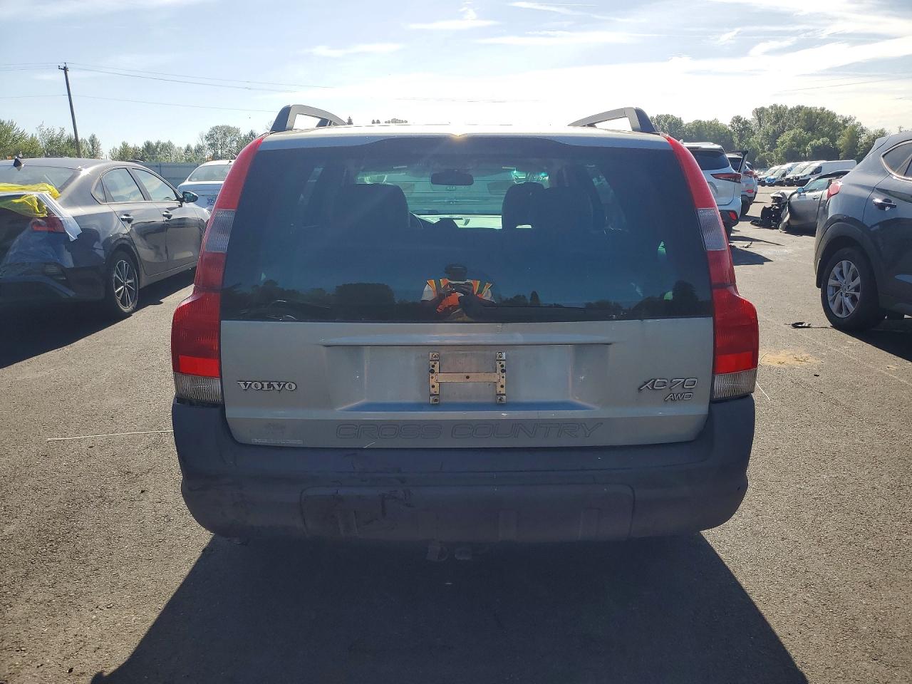 2004 VOLVO XC70