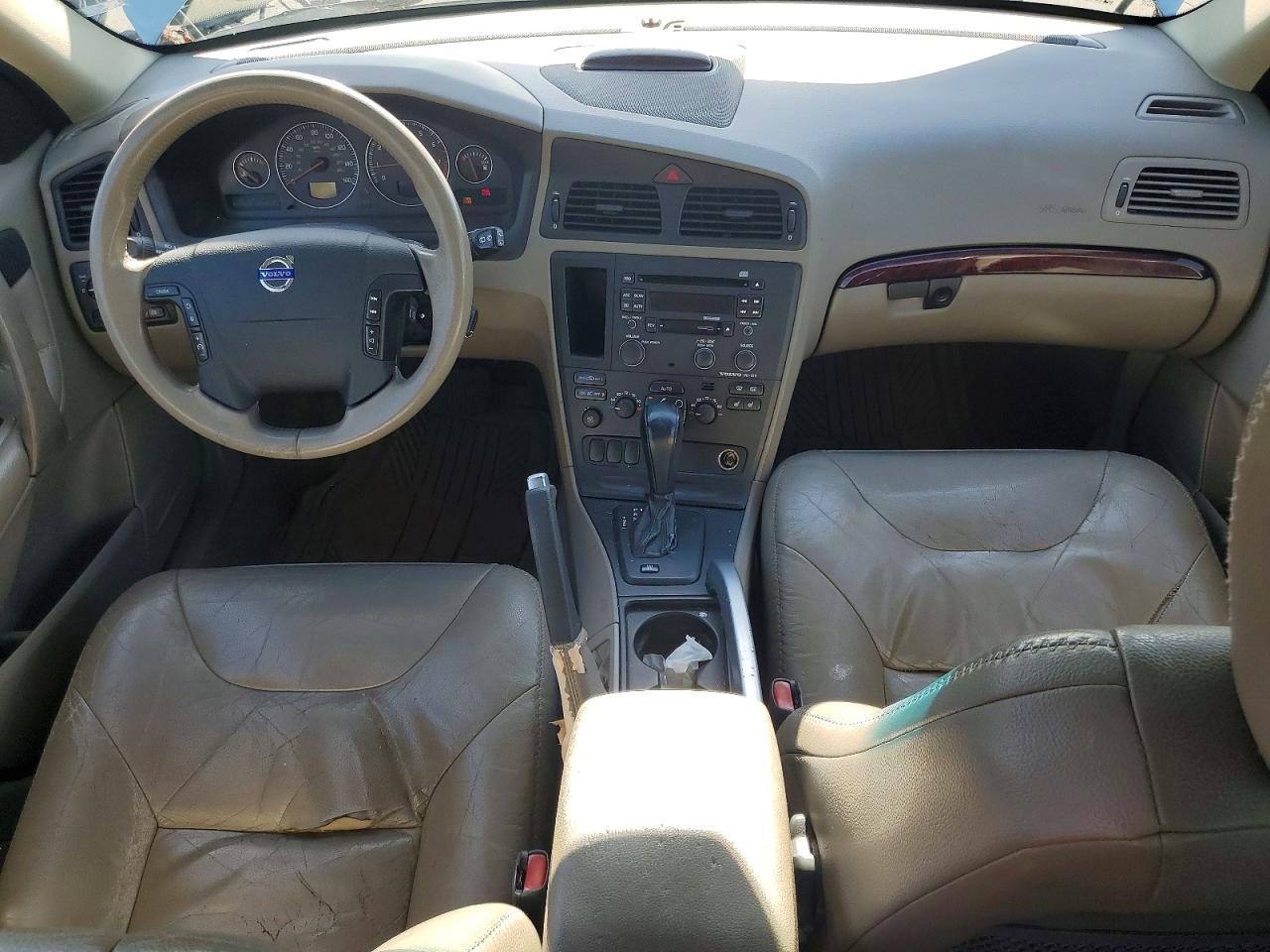 2004 VOLVO XC70