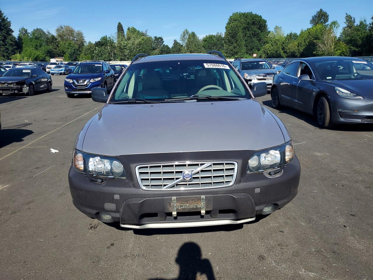 2004 VOLVO XC70
