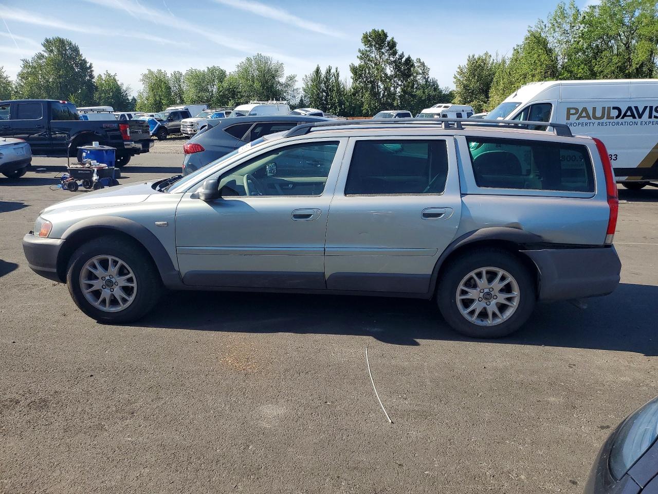 2004 VOLVO XC70