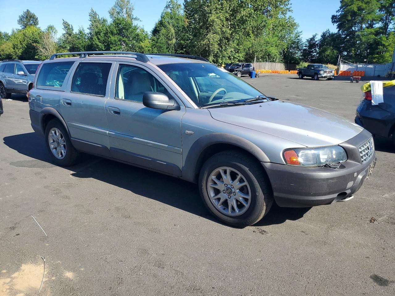 2004 VOLVO XC70
