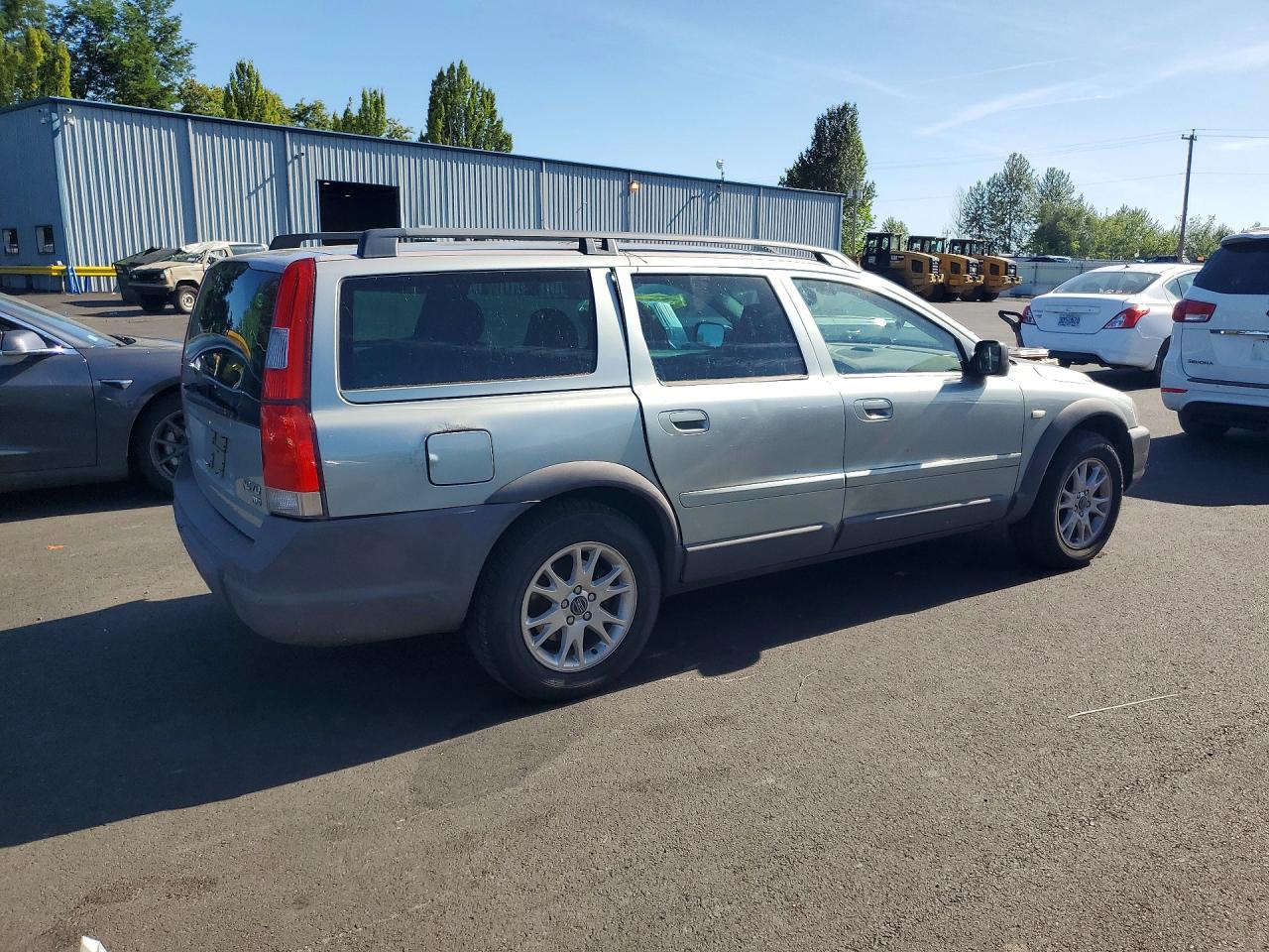 2004 VOLVO XC70