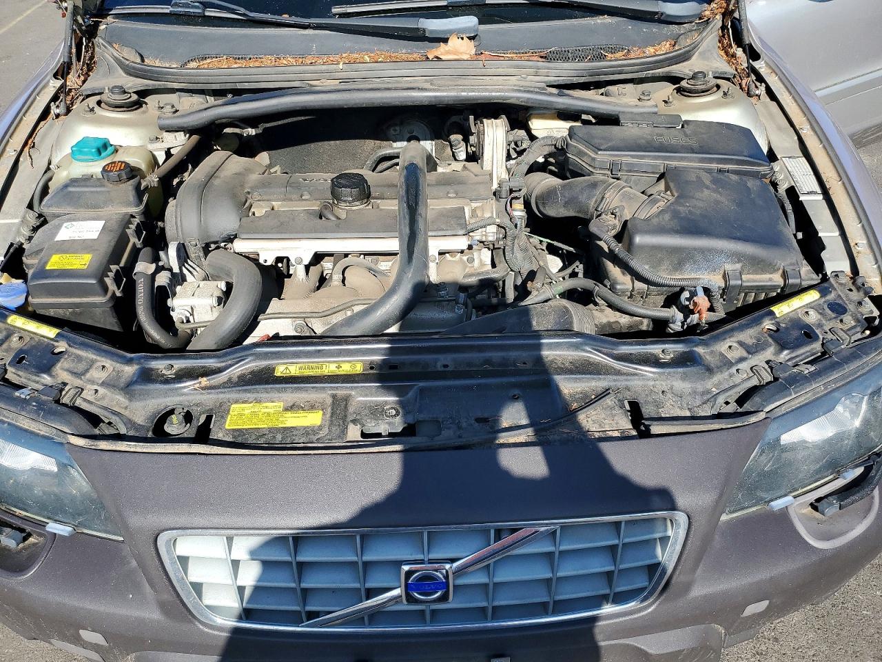 2004 VOLVO XC70