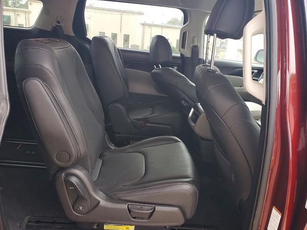 2026 KIA CARNIVAL LX, LXS