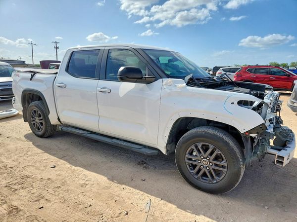 2024 TOYOTA TUNDRA
