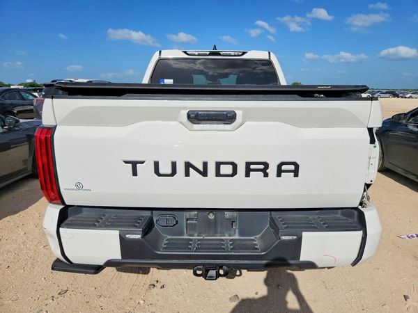 2024 TOYOTA TUNDRA
