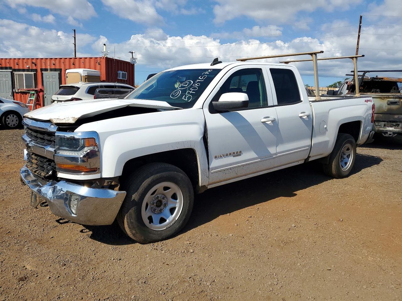 2018 CHEVROLET SILVERADO LT — Front 3/4