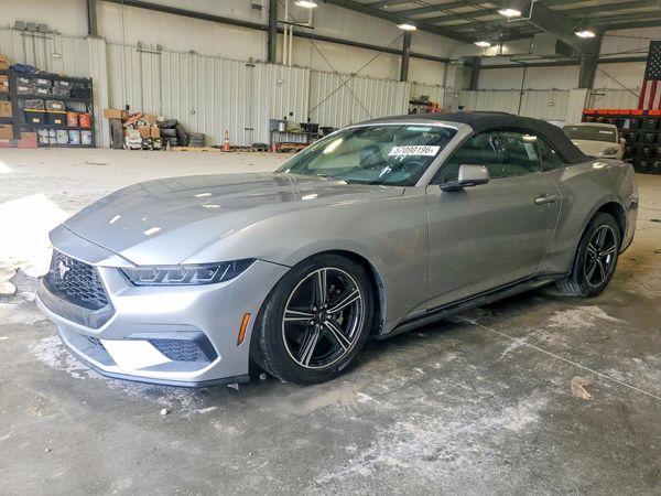 2025 FORD MUSTANG I4 — Front 3/4
