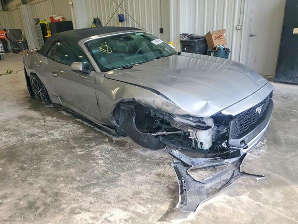 2025 FORD MUSTANG I4 — Passenger 3/4
