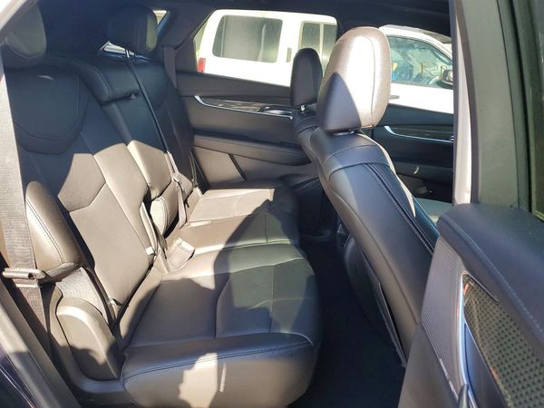 2021 CADILLAC XT5 Sport