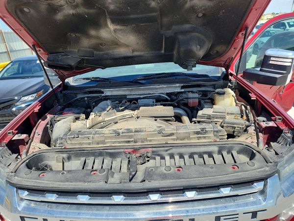 2020 CHEVROLET SILVERADO LTZ — Engine bay