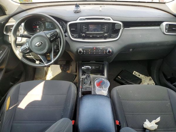 2016 KIA SORENTO L / LX