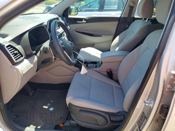 2021 HYUNDAI TUCSON SE