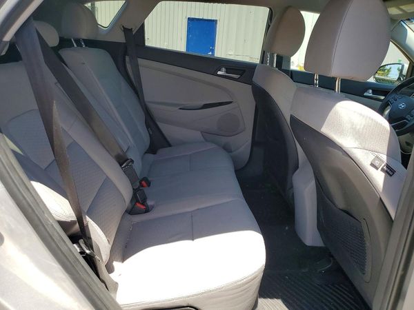 2021 HYUNDAI TUCSON SE