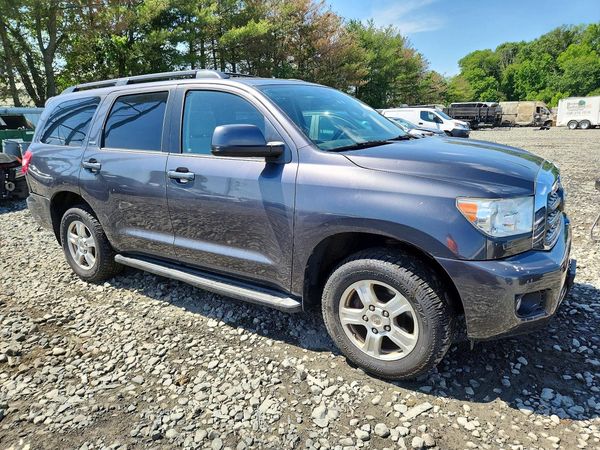 2013 TOYOTA SEQUOIA SR5 grade