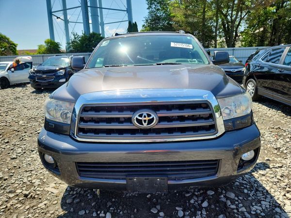 2013 TOYOTA SEQUOIA SR5 grade
