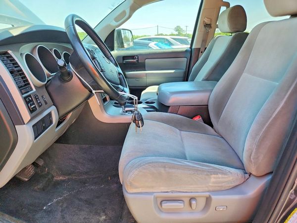 2013 TOYOTA SEQUOIA SR5 grade