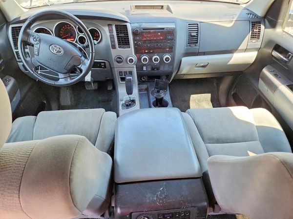 2013 TOYOTA SEQUOIA SR5 grade