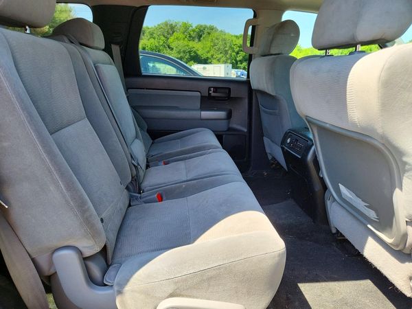 2013 TOYOTA SEQUOIA SR5 grade