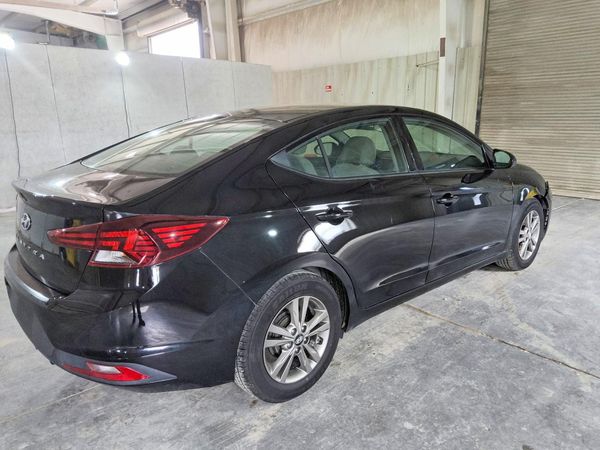 2019 HYUNDAI ELANTRA SE