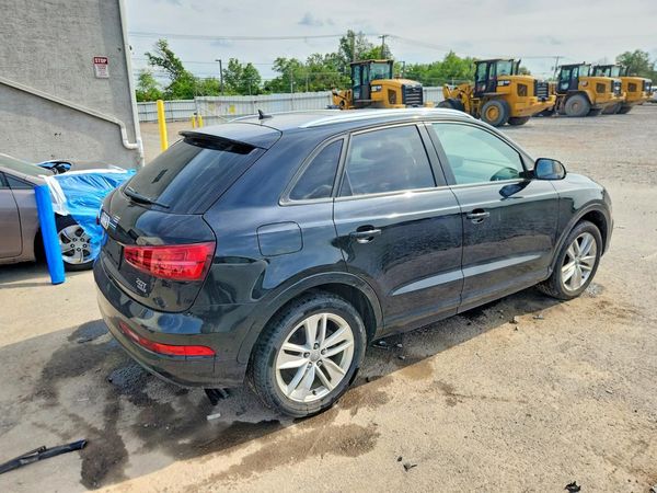 2017 AUDI Q3 quattro Premium