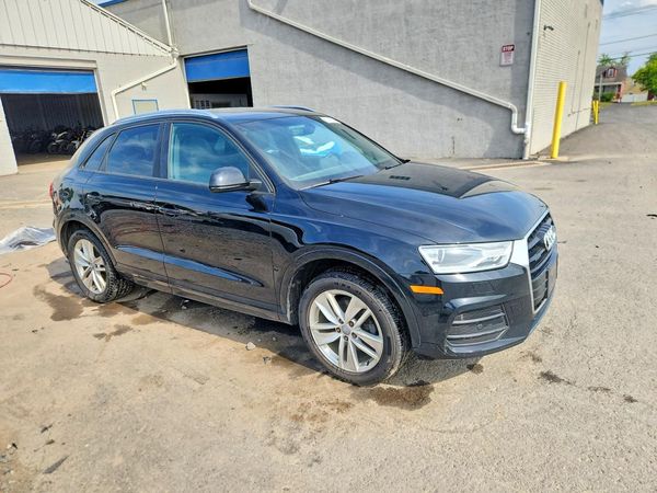 2017 AUDI Q3 quattro Premium