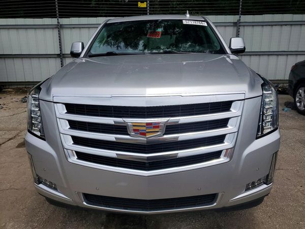 2018 CADILLAC ESCALADE Luxury