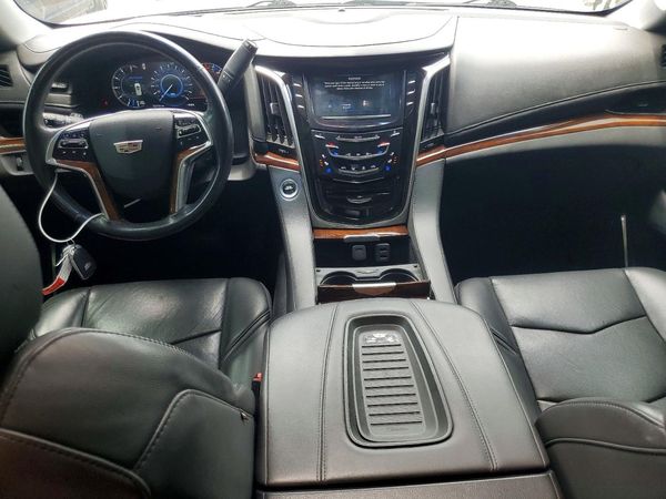 2018 CADILLAC ESCALADE Luxury