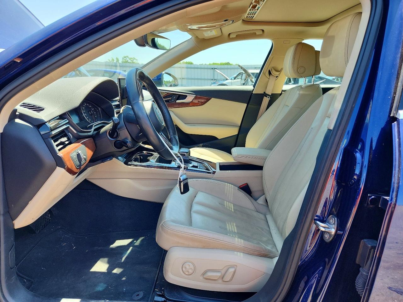 2022 AUDI A4 quattro Premium