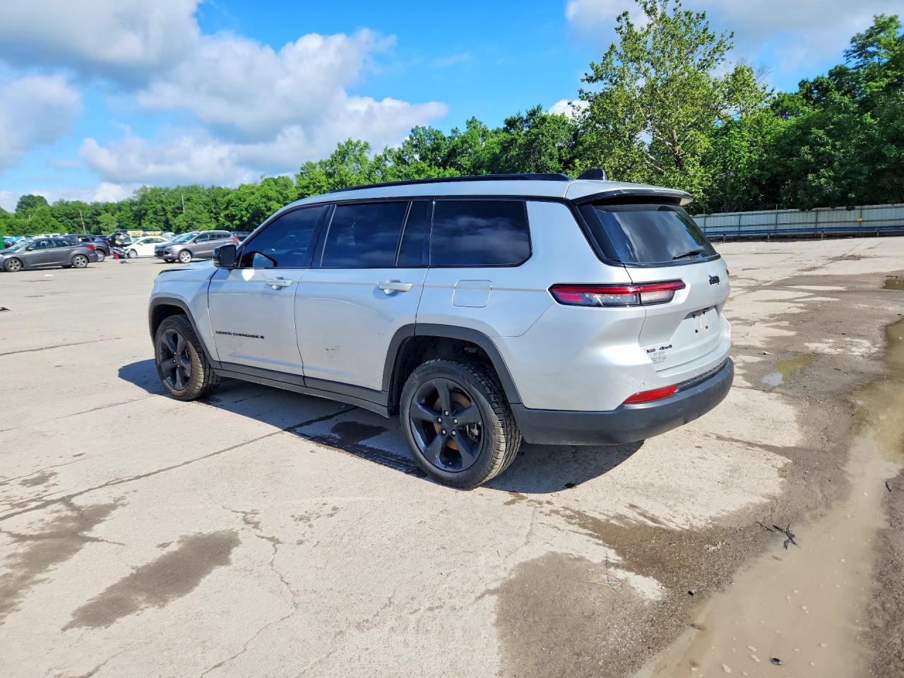 2022 JEEP GRAND CHEROKEE L LAREDO 4X4