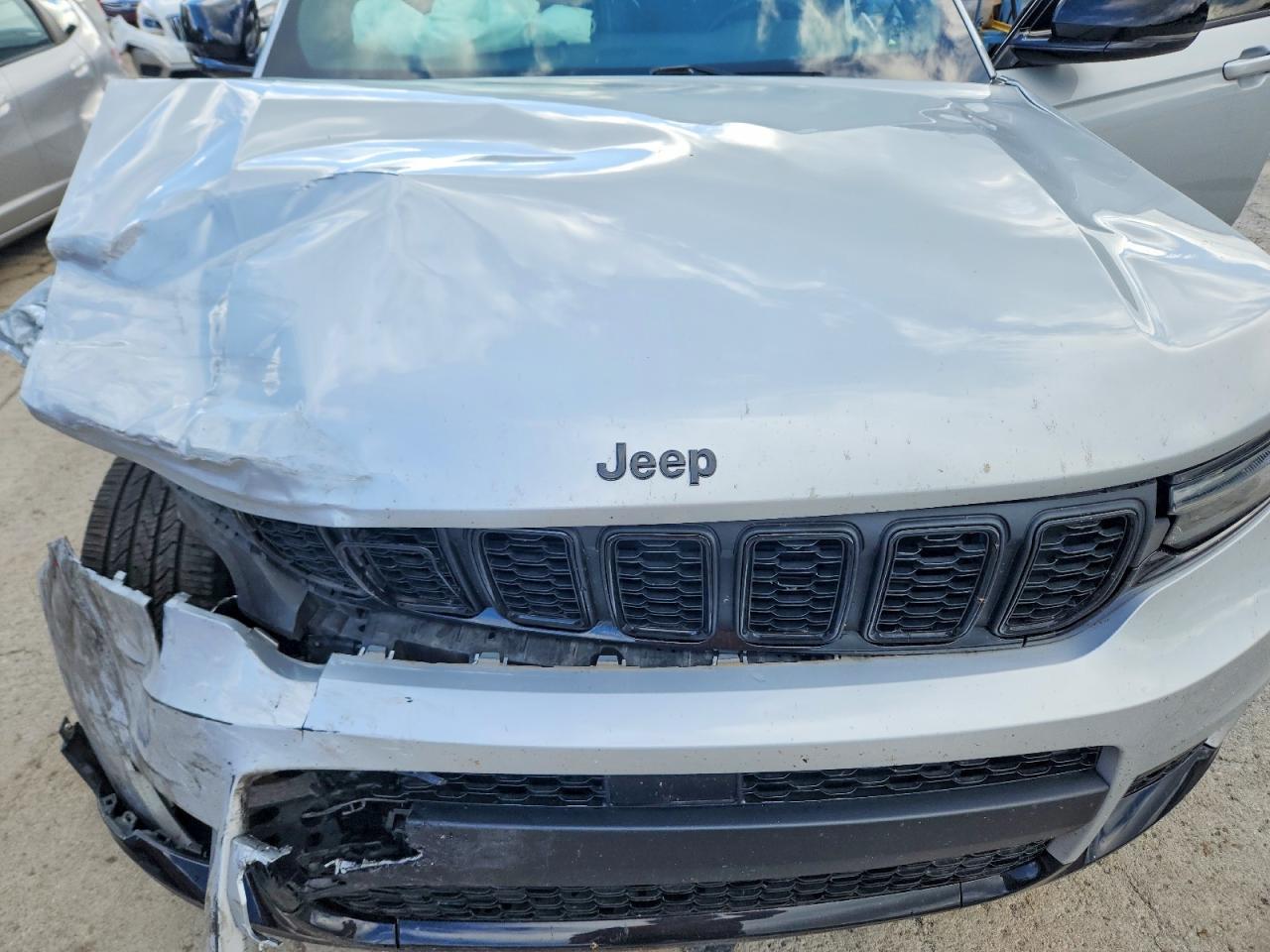2022 JEEP GRAND CHEROKEE L LAREDO 4X4