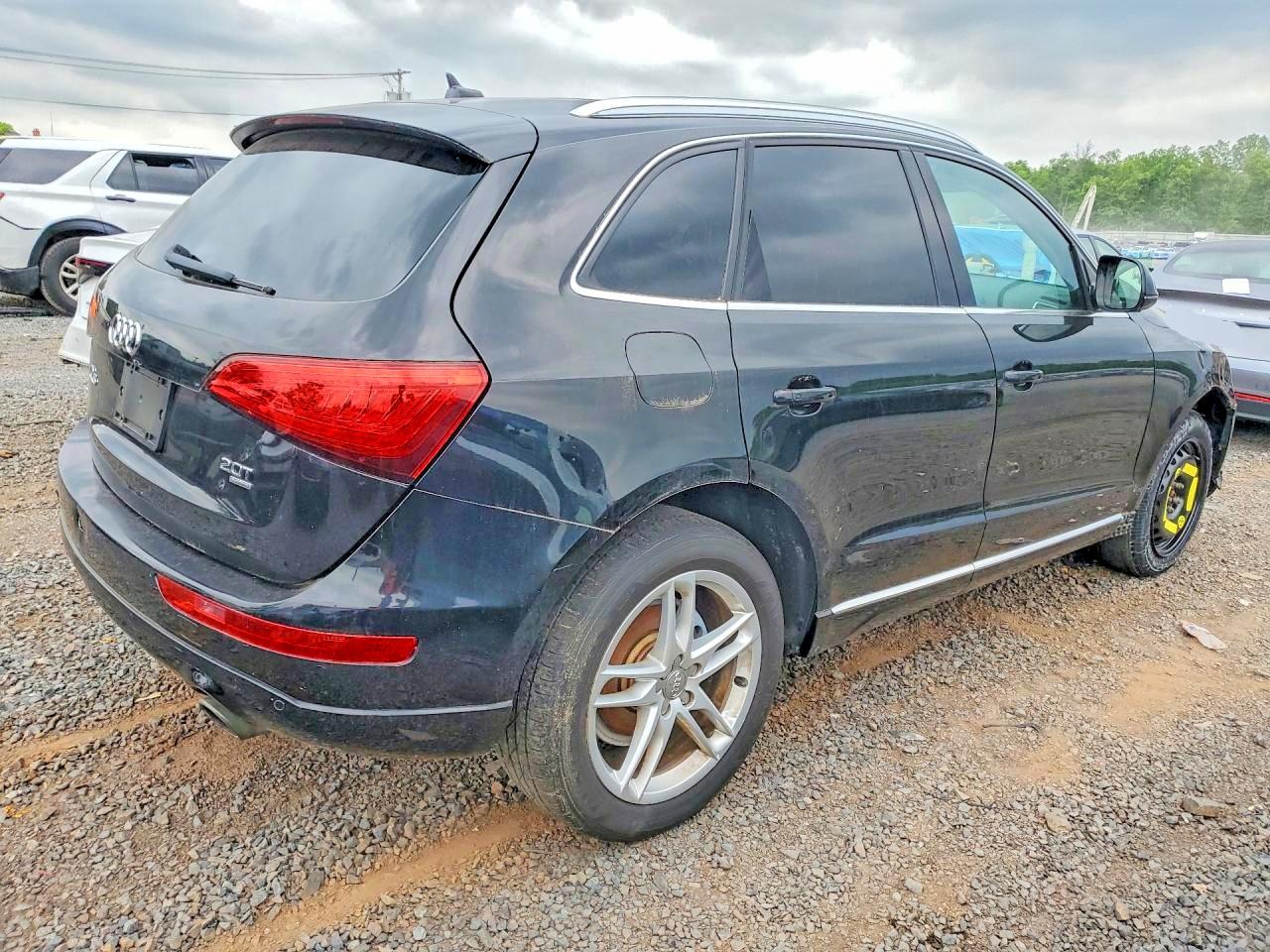 2013 AUDI Q5 Premium Plus