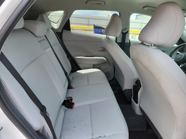 2025 HYUNDAI KONA SEL Convenience
