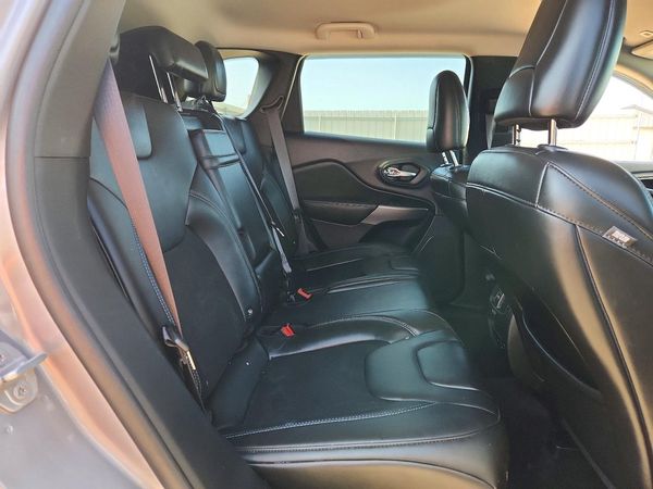 2019 JEEP CHEROKEE LATITUDE PLUS 4X4