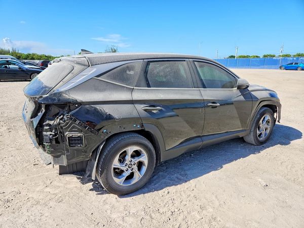 2022 HYUNDAI TUCSON SE