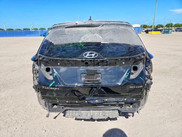 2022 HYUNDAI TUCSON SE