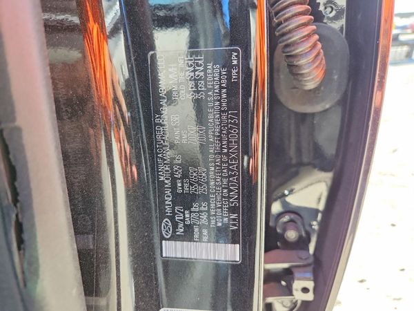 2022 HYUNDAI TUCSON SE