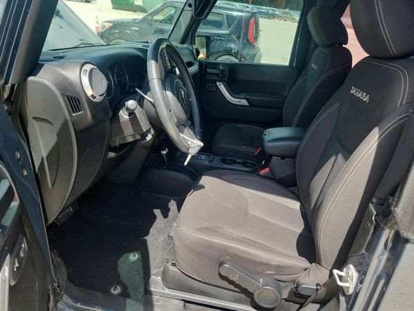 2017 JEEP WRANGLER SAHARA 4X4