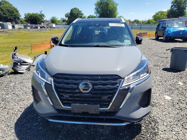 2021 NISSAN KICKS