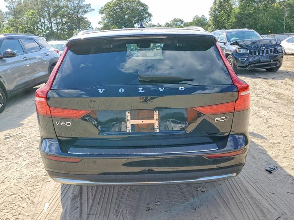 2025 VOLVO V60 CROSS COUNTRY Plus