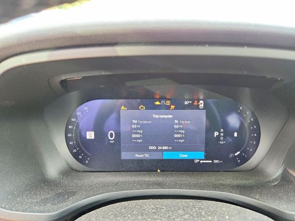 2025 VOLVO V60 CROSS COUNTRY Plus