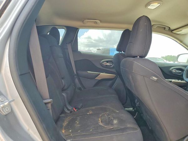 2017 JEEP CHEROKEE LATITUDE FWD
